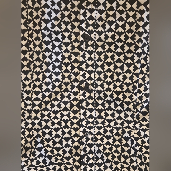NWOT Liz Claiborne Geometric Shirt - Picture 2 of 7